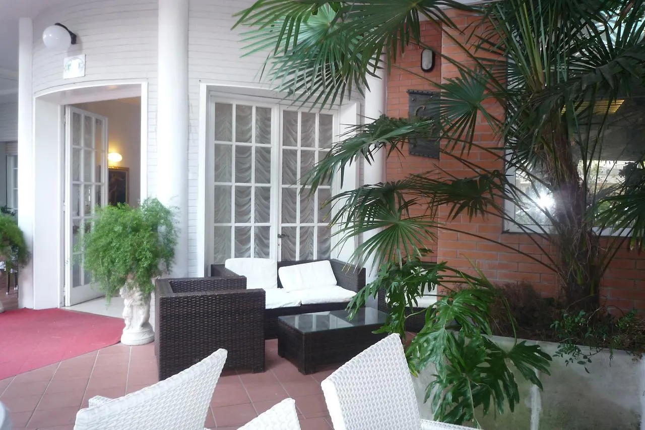 Hotel Villa Pina Milano Marittima 3*,  Italien