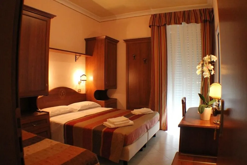 Hotel Villa Pina Milano Marittima 3*,